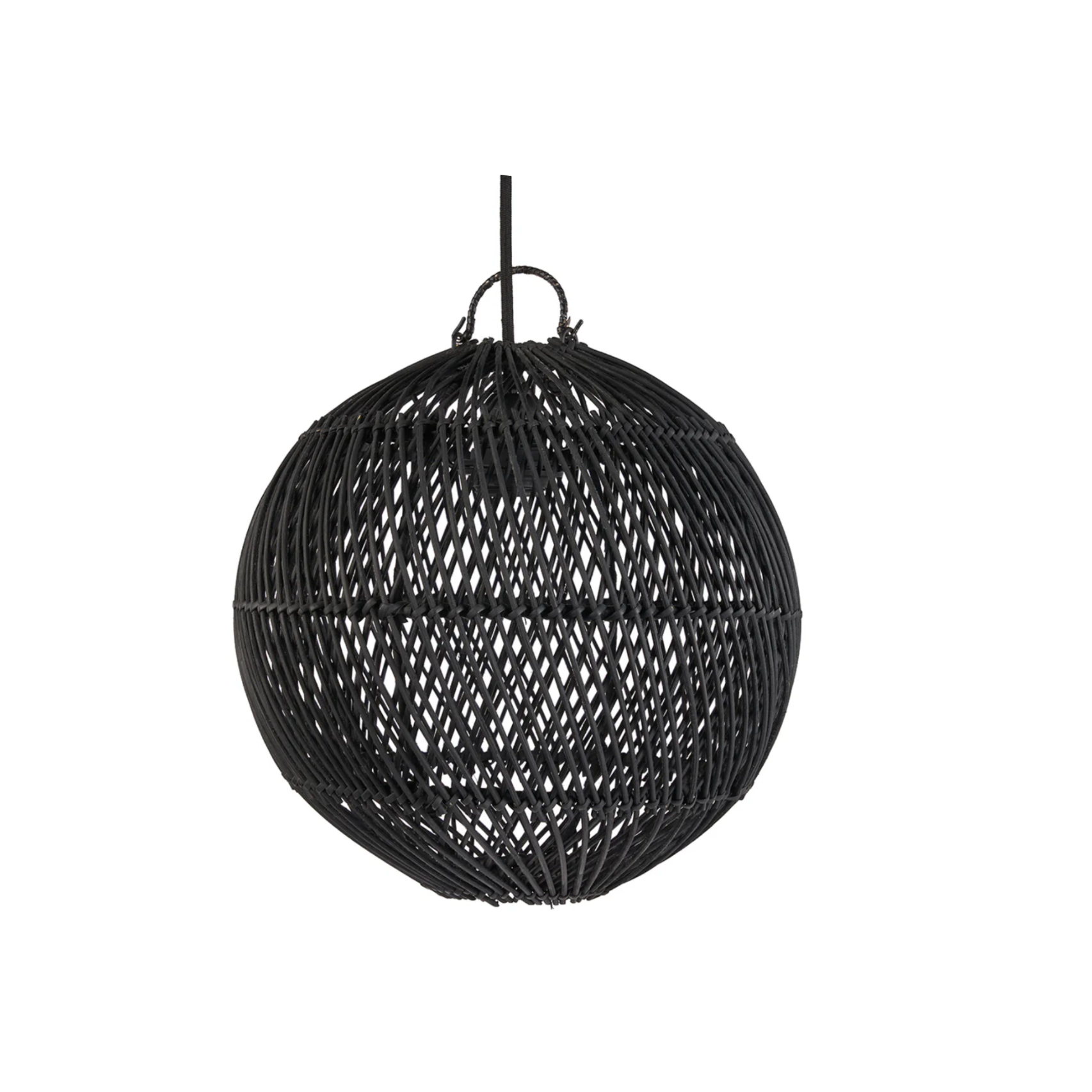 PītasLampas melna rotangpalmas griestu lampa ar sfērisku formu.